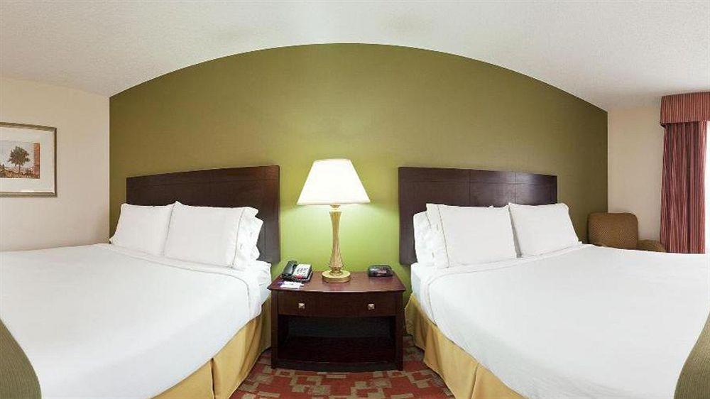 Holiday Inn Express Vincennes Exterior foto